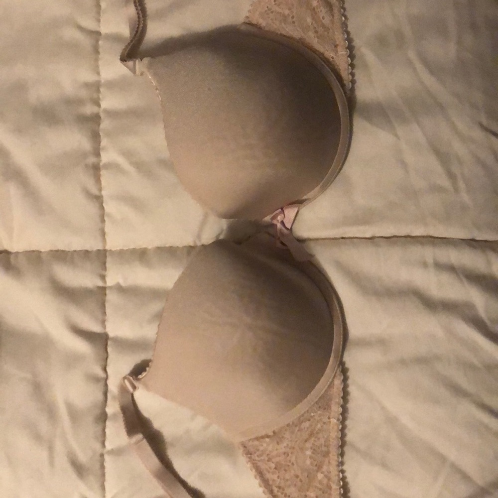 Victoria’s Secret specialty 34C Bra Lot - Picture 3 of 8